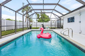 Paradise Pool House for 6